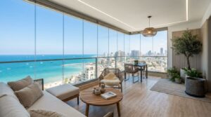 וילון זכוכית למרפסת: עלויות ויעילות נגד חום